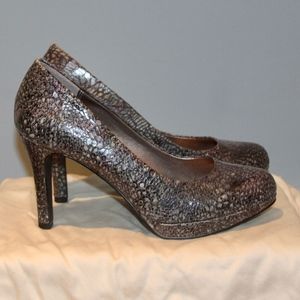 EUC Moda heels - 8 - grey iridescent